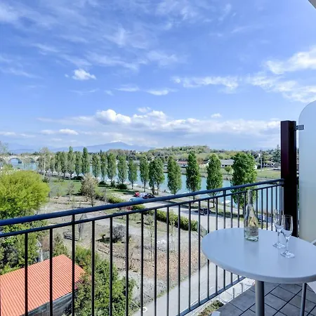 Ξενοδοχείο Rivus 3*
