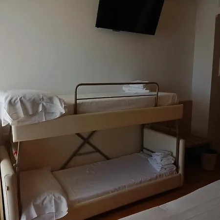 Rivus 3* Πεσκιέρα ντελ Γκάρντα