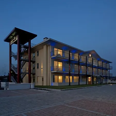Rivus Hotel
