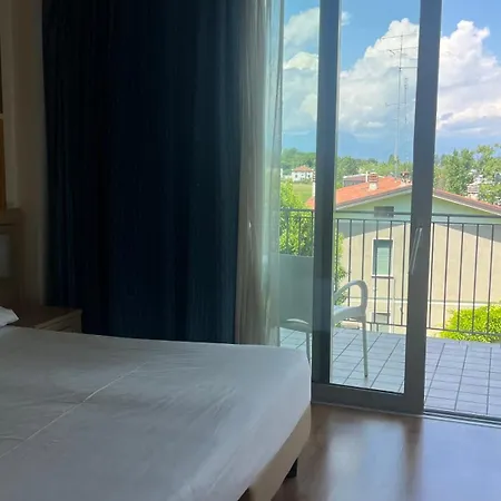 Rivus 3* Πεσκιέρα ντελ Γκάρντα