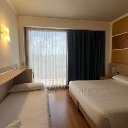 Hotel Rivus 3*