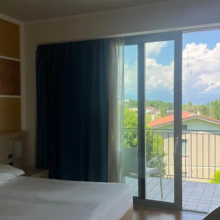 Rivus Hotel 3*