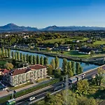 Rivus Hotel