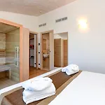 Rivus Hotel