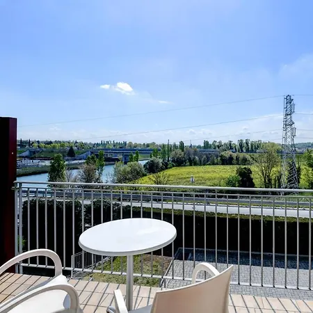 Rivus Hotel 3*