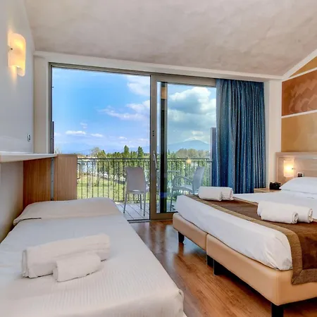 Rivus Hotel 3*