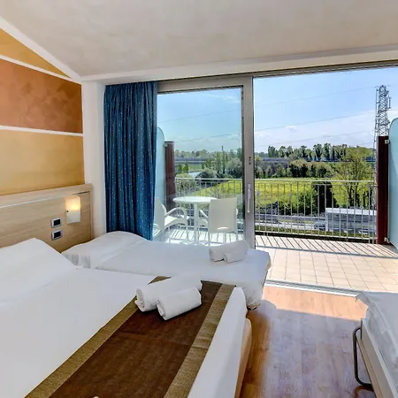 Rivus Hotel 3*
