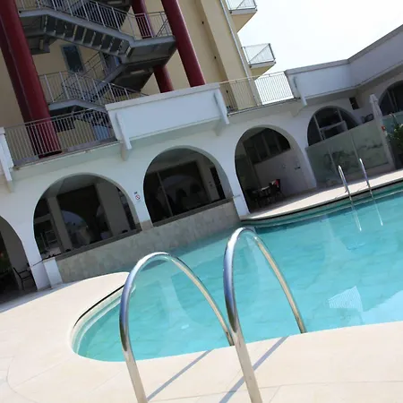 Hotel Rivus 3*