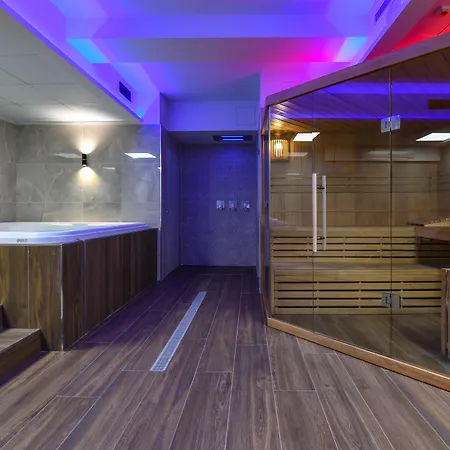 Rivus Hotel 3*