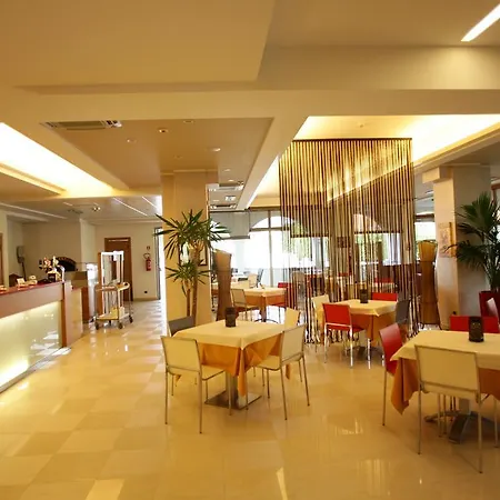 Rivus Hotel 3*