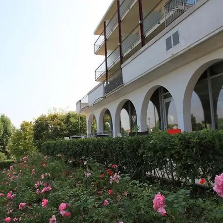 Rivus Hotel